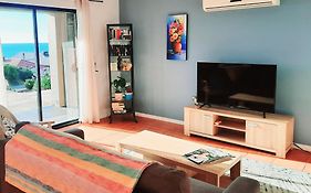 Prime Location, Lovely Ocean Views, Conservation Park Walk, Free Parking, Laundry, Wifi And Netflix